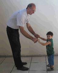 Голям боксьор срещу малък